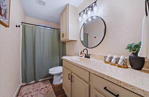 El Lago House | Cozy and Stylish 3-Bedroom Sanctuary