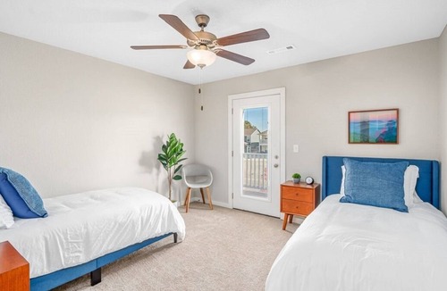 Bentonville House | Cozy and Stylish 3 Bedroom, 2.5 Bath Sleeps 6