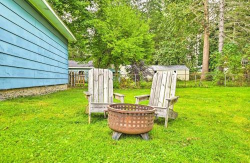 Delmar Apartment | Cozy and Walkable Delmar Getaway with Fire Pit!