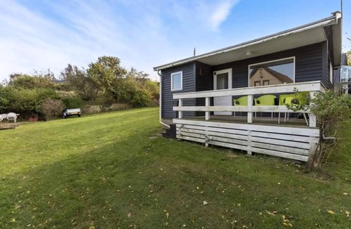 Sandvig Cottage | Cozy annex with sea view