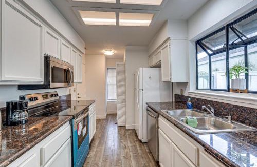 Antelope House | Cozy Antelope Home ~ 14 Mi to Sacramento!