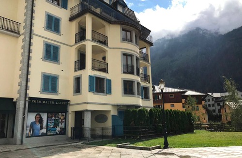 Chamonix City Centre Apartment | Cozy apartment in Chamonix center with parking