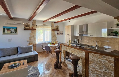 Rovanjska Apartment | Cozy apartment in Rovanjska/Jasenice with WiFi