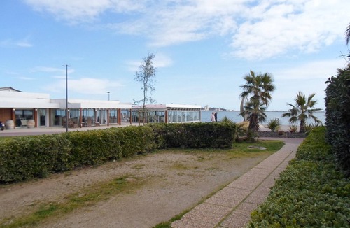 Balaruc-les-Bains Apartment | Cozy apartment with terrace and pets allowed in Balaruc-les-Bains