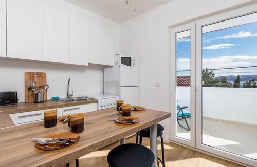 Cesarica Apartment | Cozy apartment in Karlobag- Ribarica