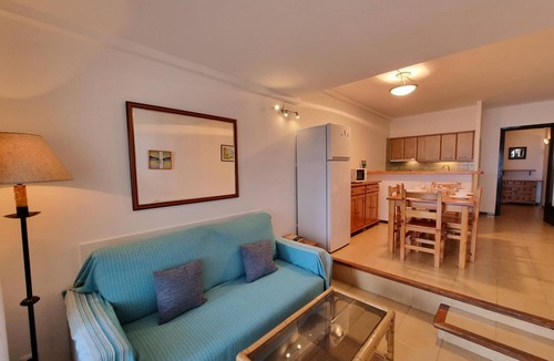 Pedrinya Apartment | Cozy apartment 50m from the beach with terrace