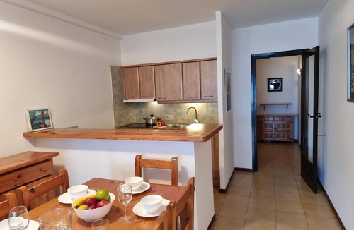 Pedrinya Apartment | Cozy apartment 50m from the beach with terrace