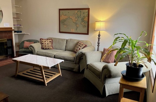 West Eugene Apartment | Cozy Apartment Blocks from Downtown Eugene