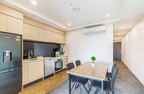 Mount Eden Apartment | Cozy apartment by Eden Park