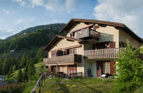 Berguen Apartment | Cozy apartment in Bergün, Graubünden with a fantastic view