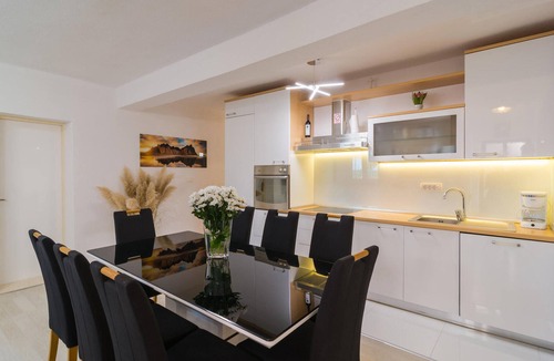 Sinj Apartment | Cozy apartment in Obrovac Sinjski
