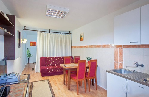 Pomer Apartment | Cozy apartment in Valtursko Polje with WiFi