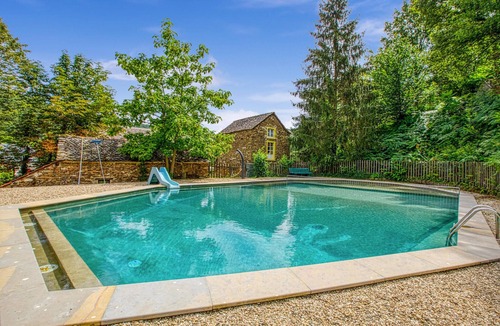 Saint-Affrique Apartment | Cozy apartment in Saint-Affrique with WiFi