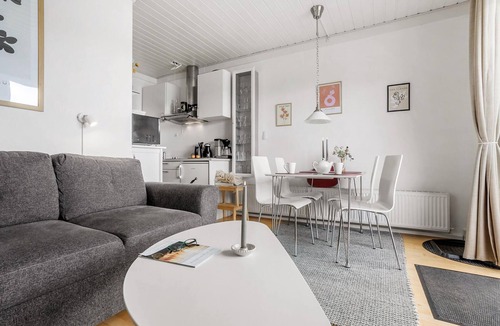 Akirkeby Apartment | Cozy apartment in Aakirkeby with WiFi