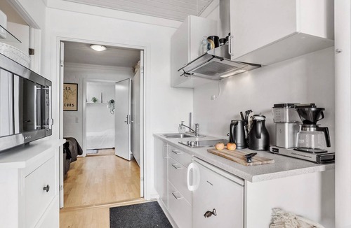 Akirkeby Apartment | Cozy apartment in Aakirkeby with WiFi