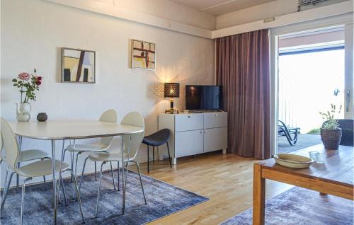 Akirkeby Apartment | Cozy Apartment In Aakirkeby