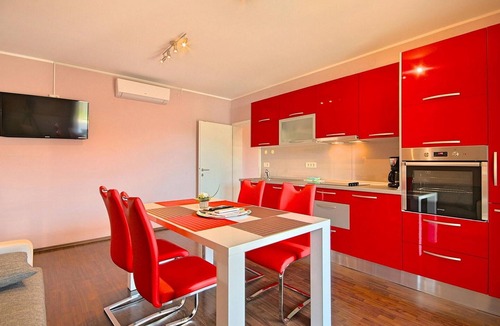 Kastel Apartment | Cozy apartment in Buje with WiFi