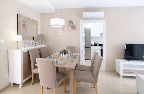 Cabanes Apartment | Cozy apartment in Cabanes with WiFi