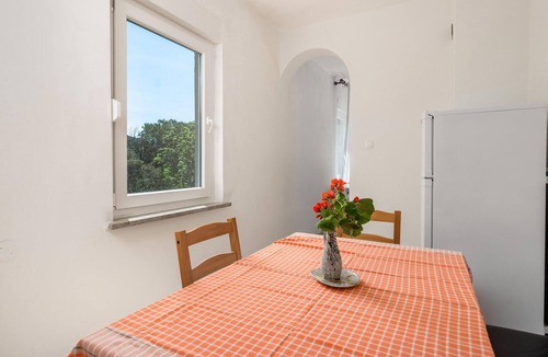 Sveti Jakov Apartment | Cozy apartment in Cres with WiFi