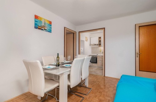 Gostinjac Apartment | Cozy apartment in Dobrinj with WiFi