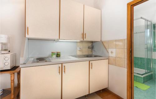 Sarsoni Apartment | Cozy Apartment In Drazice