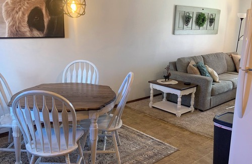 Garden City Apartment | Cozy Apartment in Garden City- 2 Bed/1 Bath
