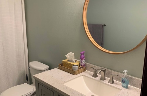 Garden City Apartment | Cozy Apartment in Garden City- 2 Bed/1 Bath