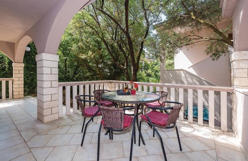 Grebastica Apartment | Cozy apartment in Grebastica with WiFi