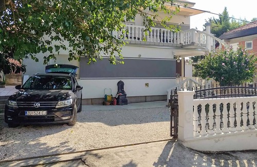 Gornji Karin Apartment | Cozy apartment in Gornji Karin with WiFi