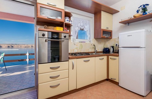 Stinica Apartment | Cozy apartment in Jablanac with house sea view