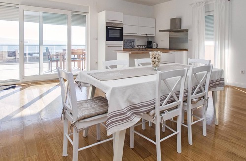 Jesenice Apartment | Cozy apartment in Jesenice with WiFi
