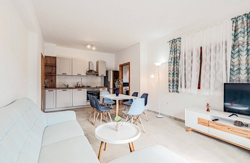 Kneza Apartment | Cozy apartment in Kneze with house sea view