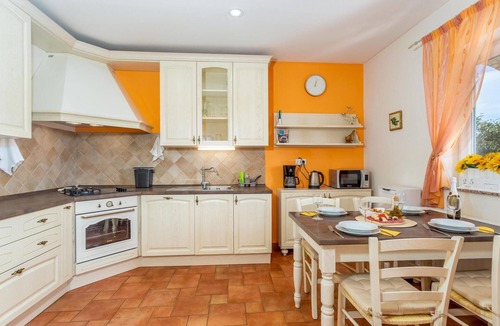 Kornic Apartment | Cozy apartment in Kornic with house sea view
