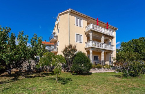Kornic Apartment | Cozy apartment in Kornic with house sea view
