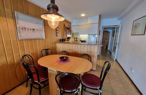 Pedrinya Apartment | Cozy apartment in L'Escala near the beach