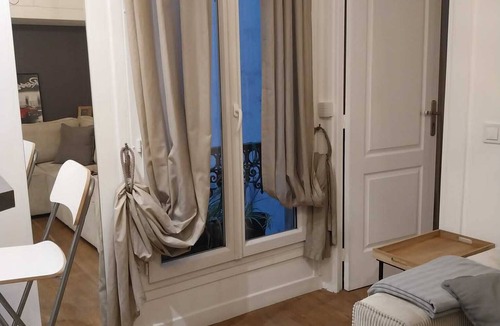 Arsenal Apartment | Cozy Apartment in Le Marais