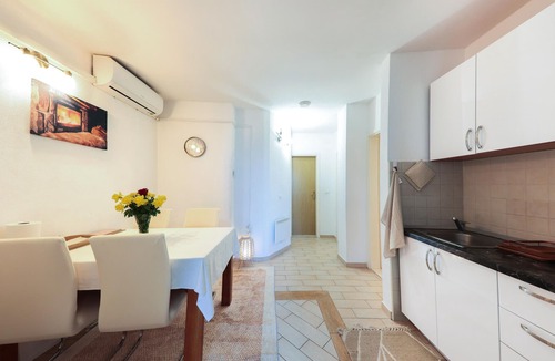 Dugis Apartment | Cozy apartment in Makarska