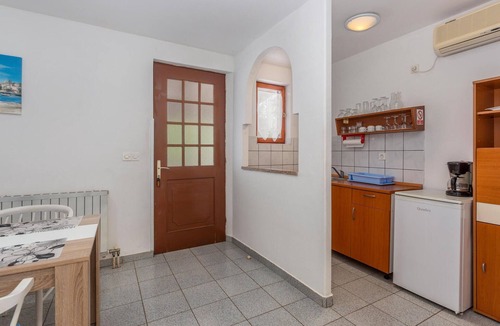 Njivice Apartment | Cozy apartment in Malinska