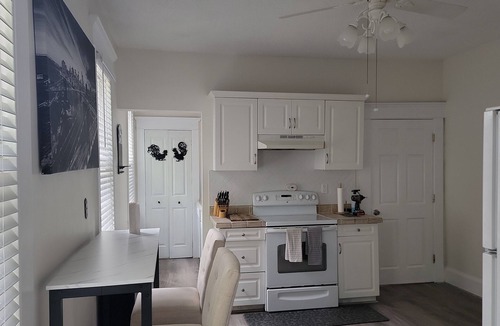 East Haven Apartment | Cozy apartment in New Haven