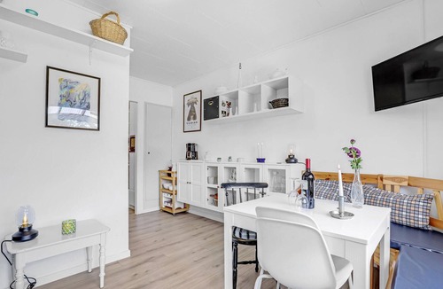 Dueodde Apartment | Cozy apartment in Nexø with kitchen