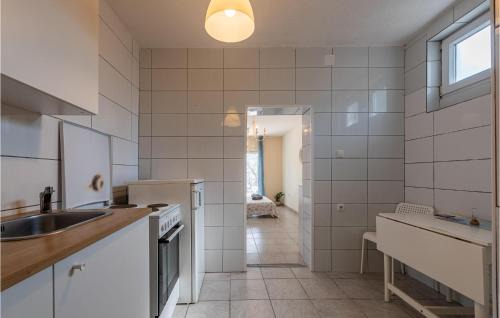 Bosana Apartment | Cozy Apartment In Novalja With Wifi