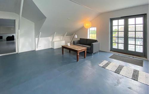 Or Apartment | Cozy Apartment In Orø With Wifi