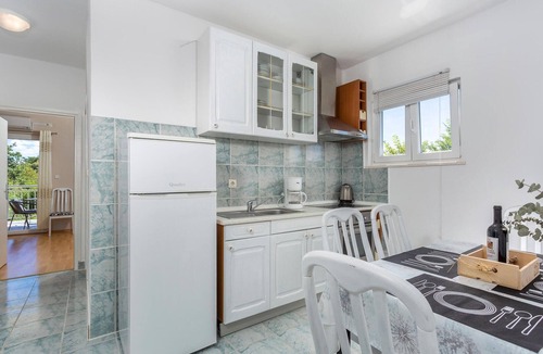 Krk Apartment | Cozy apartment in Pinezici with swimming pool