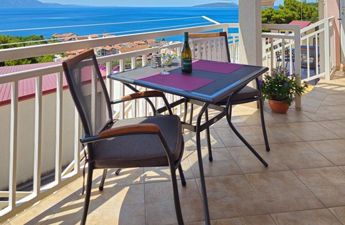Podaca Apartment | Cozy apartment in Podaca with swimming pool