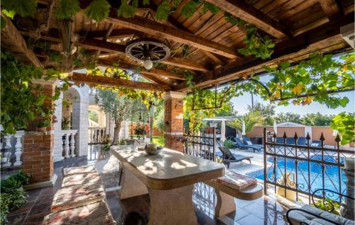 Antonci Apartment | Cozy Apartment In Porec With Wifi