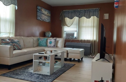 Rochdale Apartment | Cozy Apartment in Queens with MAXIMUM 2 guests allowed. Unit Shared with host.