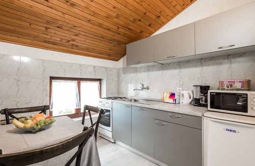 Rukavac Apartment | Cozy apartment in Rukavac with WiFi