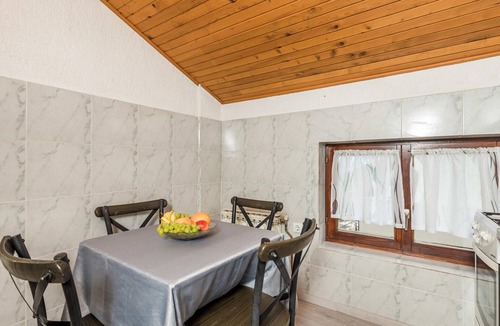Rukavac Apartment | Cozy apartment in Rukavac with WiFi