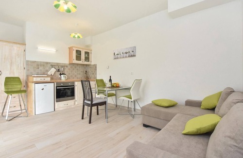 Seget Donji Apartment | Cozy apartment in Seget Donji