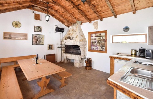 Seget Donji Apartment | Cozy apartment in Seget Donji